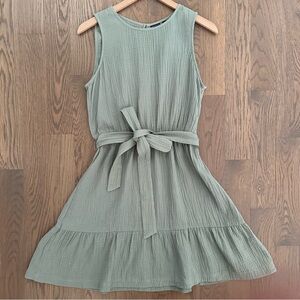 NWT GAP Ruffle Hem Gauze Tie-Waist Sleeveless Dress in Sage Green Size Small
